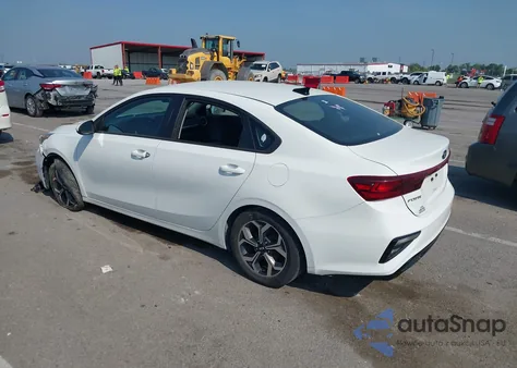 2021 Kia Forte Lxs из США, поврежденный, VIN 3KPF24AD0ME276057